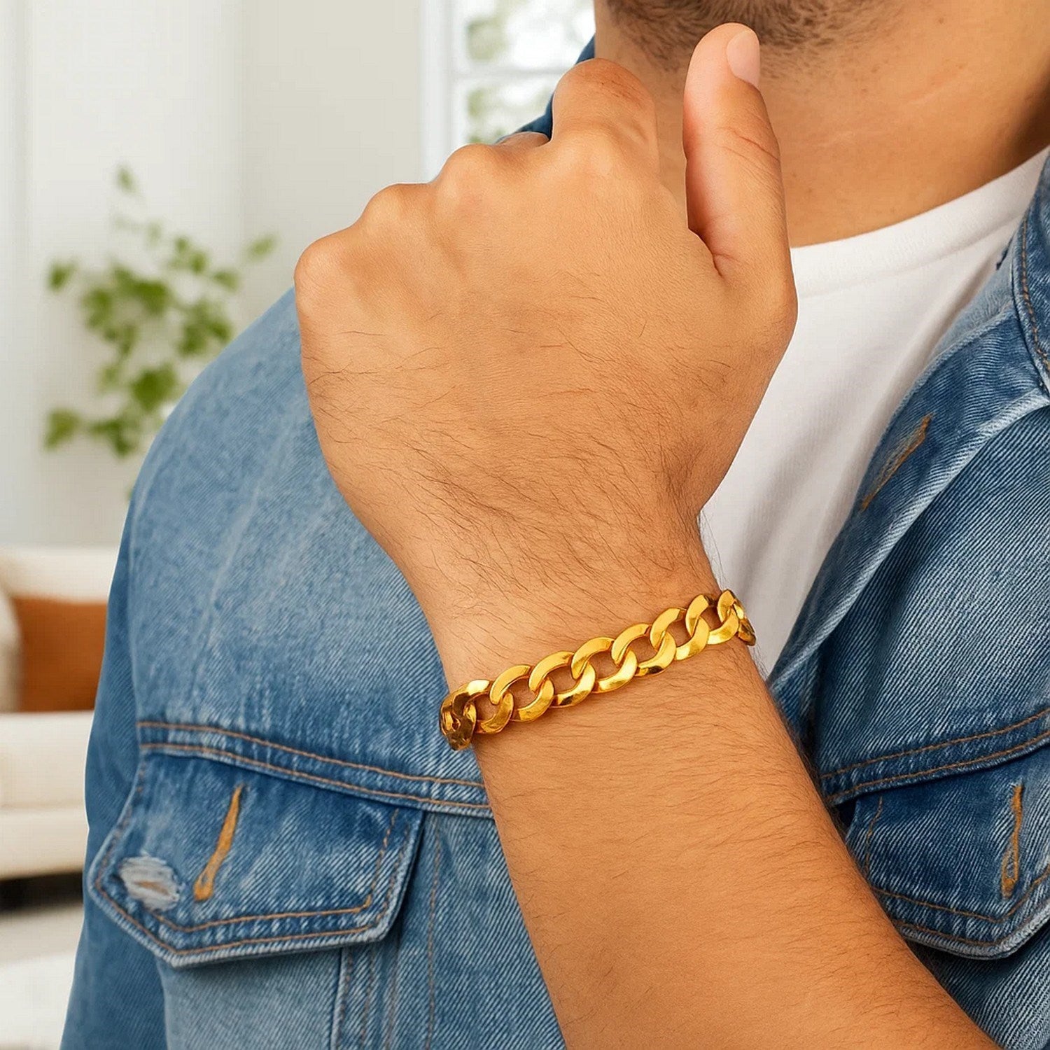 14k yellow gold solid curb bracelet featuring a modern chain link design, perfect for elegant everyday wear.