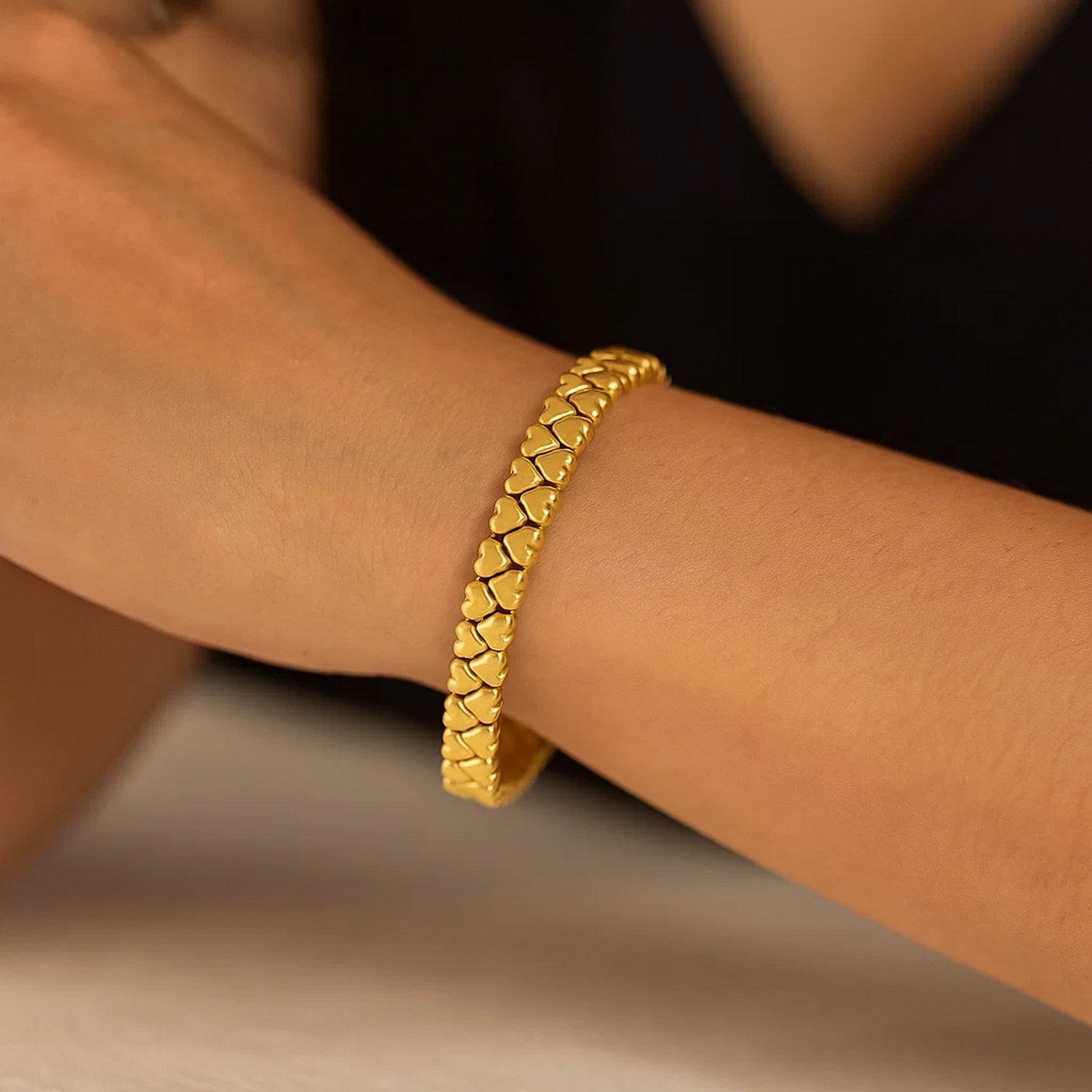 14k yellow gold modern sweetheart link bracelet, elegantly crafted with a polished finish and 7.00 mm links.
