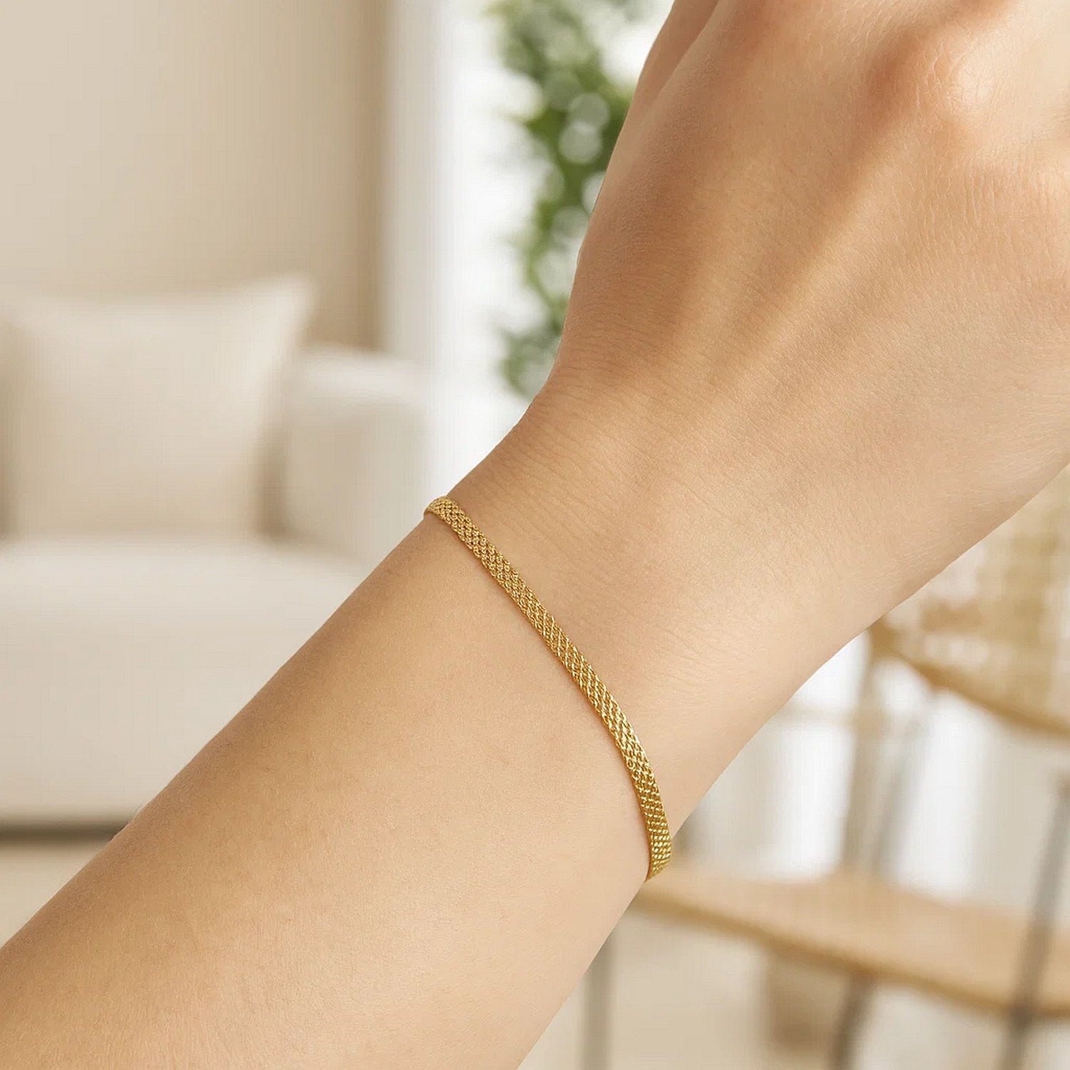 Elegant 14k yellow gold Bismark bracelet featuring a refined stud chain design, perfect for luxury jewelry lovers.