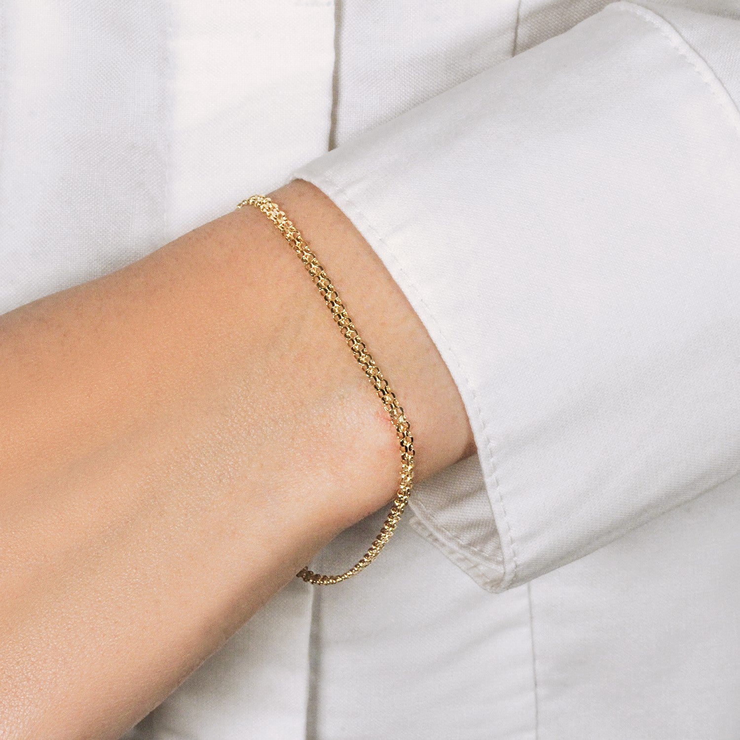 Elegant 14k yellow gold Bismark bracelet featuring a refined chain design, perfect for luxurious styling.