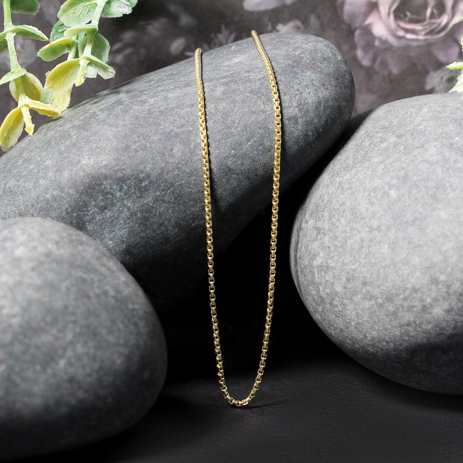 14k yellow gold round box chain, 1.3 mm, classic design with smooth, elegant links for timeless luxury.