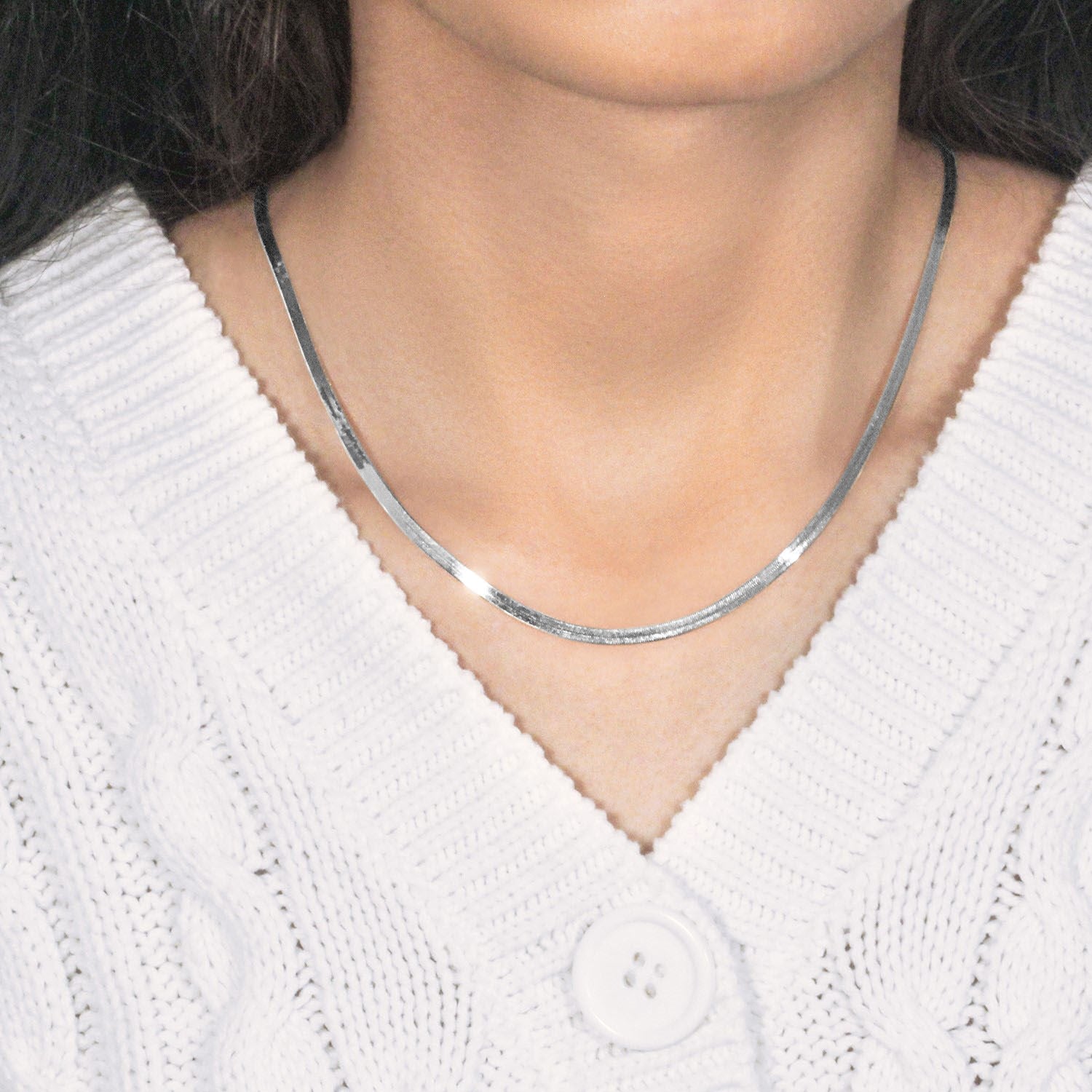 14k white gold super flex herringbone chain, 2.80 mm, showcasing a classic round design for timeless elegance.