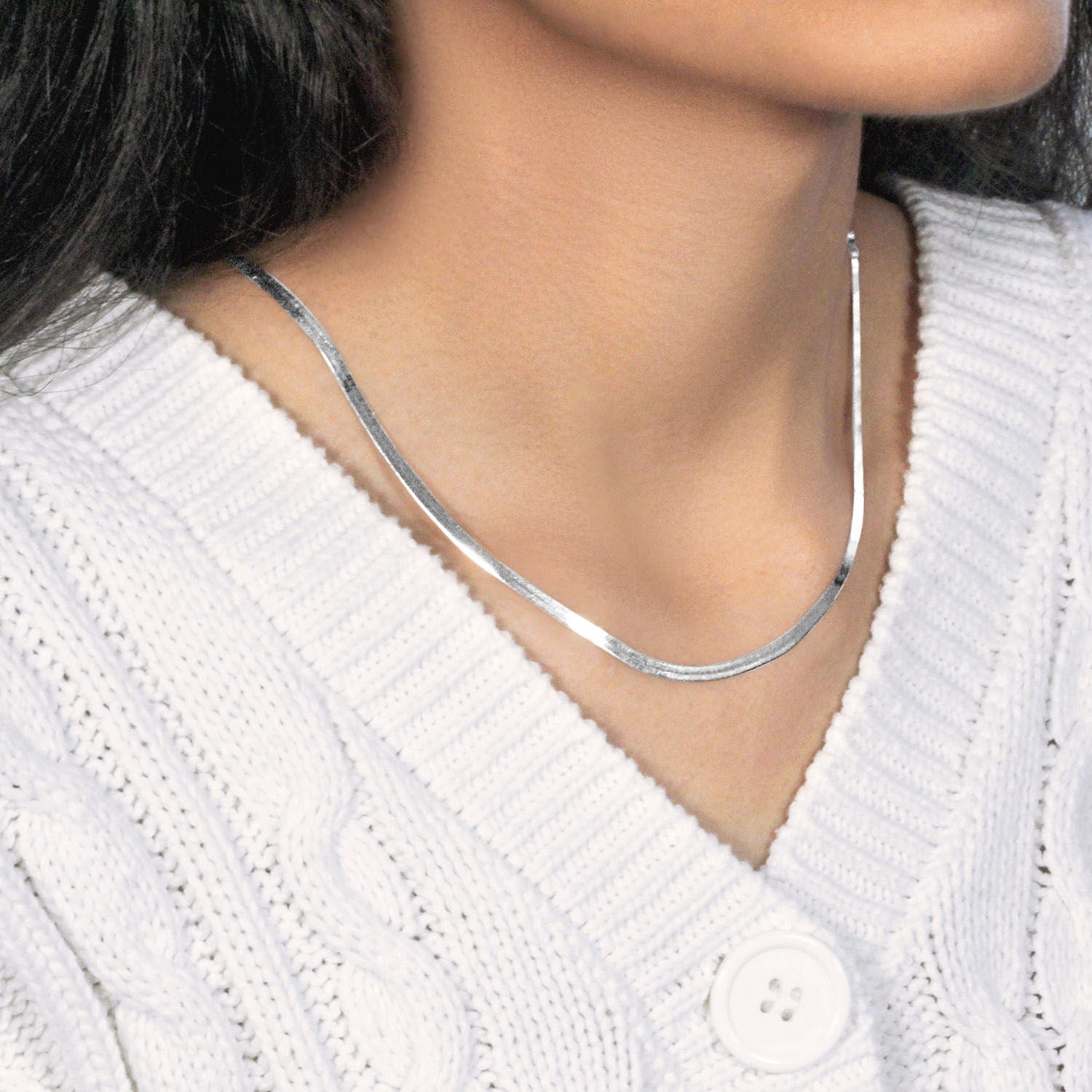 14k white gold super flex herringbone chain, 2.80 mm, showcasing a classic and elegant design for timeless luxury.
