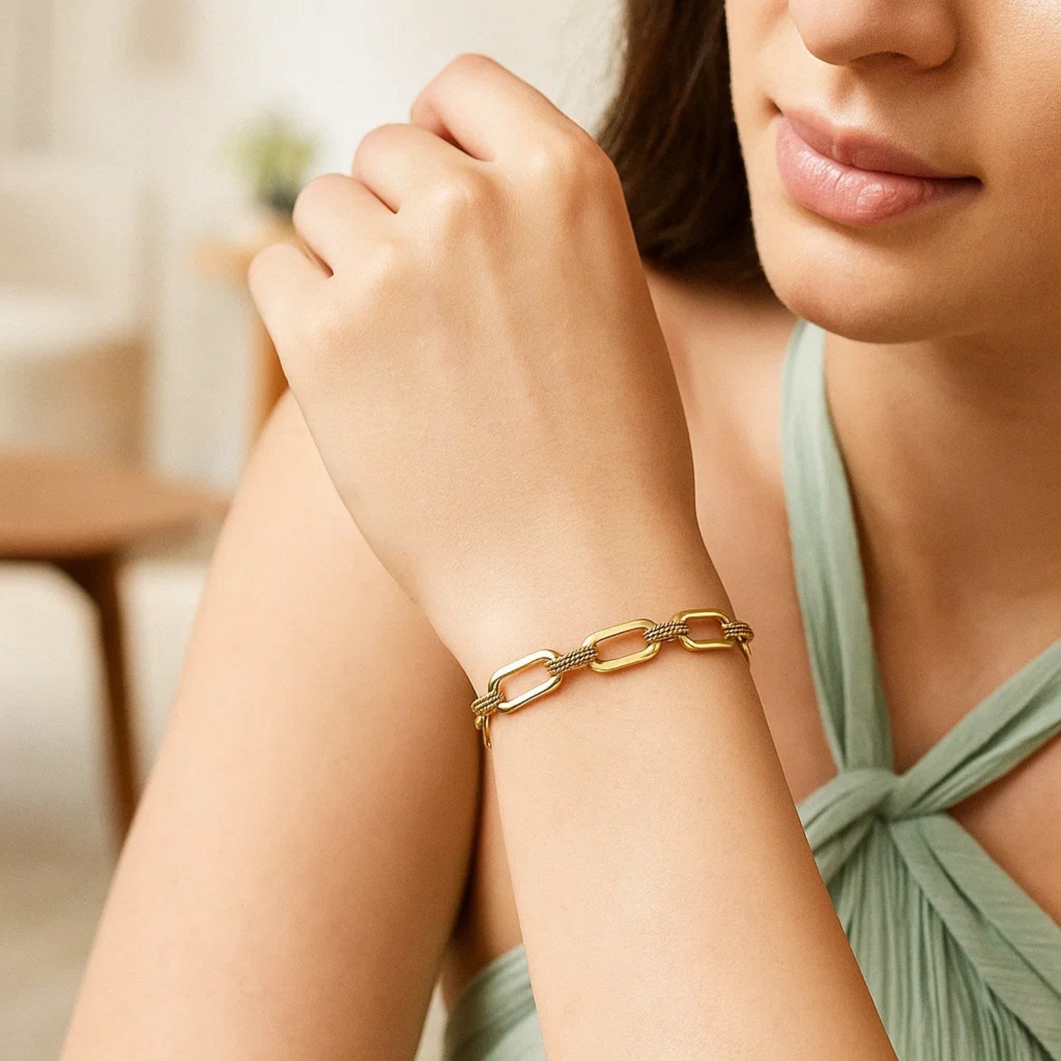 14k yellow gold diamante paperclip chain bracelet with modern design and elegant round links, perfect for luxury styling.
