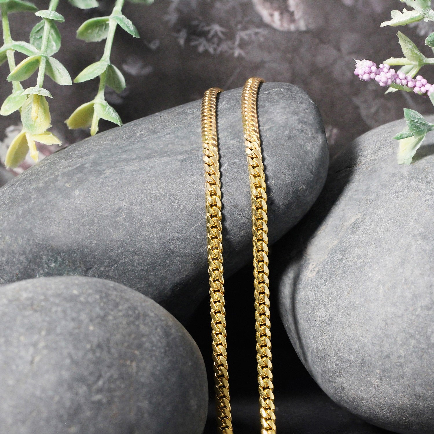 Classic 10k yellow gold Miami Cuban chain, 3.20 mm, showcasing luxurious round links in radiant 14k gold.