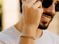 14 Karat Gelbgold, weiß, Pavé, hochglanzpoliert, modernes Lite Miami Cuban-Armband (6,50 mm)