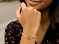 23 cm justerbart armband med rosa snöre och hjärta i 14k gult guld