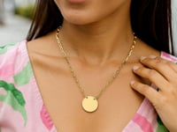 Collar con eslabones de clip y disco circular de oro amarillo de 14 k con alto brillo