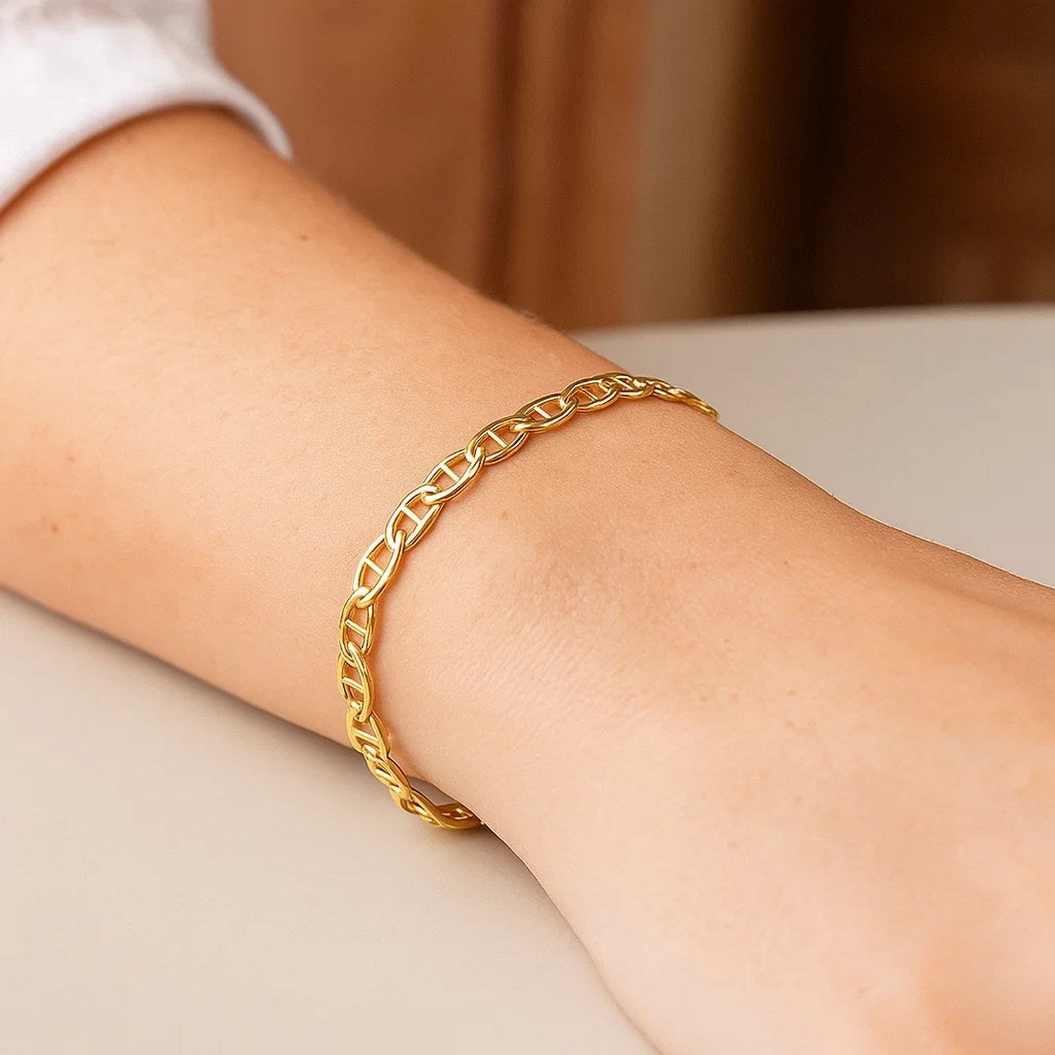 14k yellow gold mariner link bracelet featuring classic design and elegant 4.50 mm links, perfect for luxury styling.
