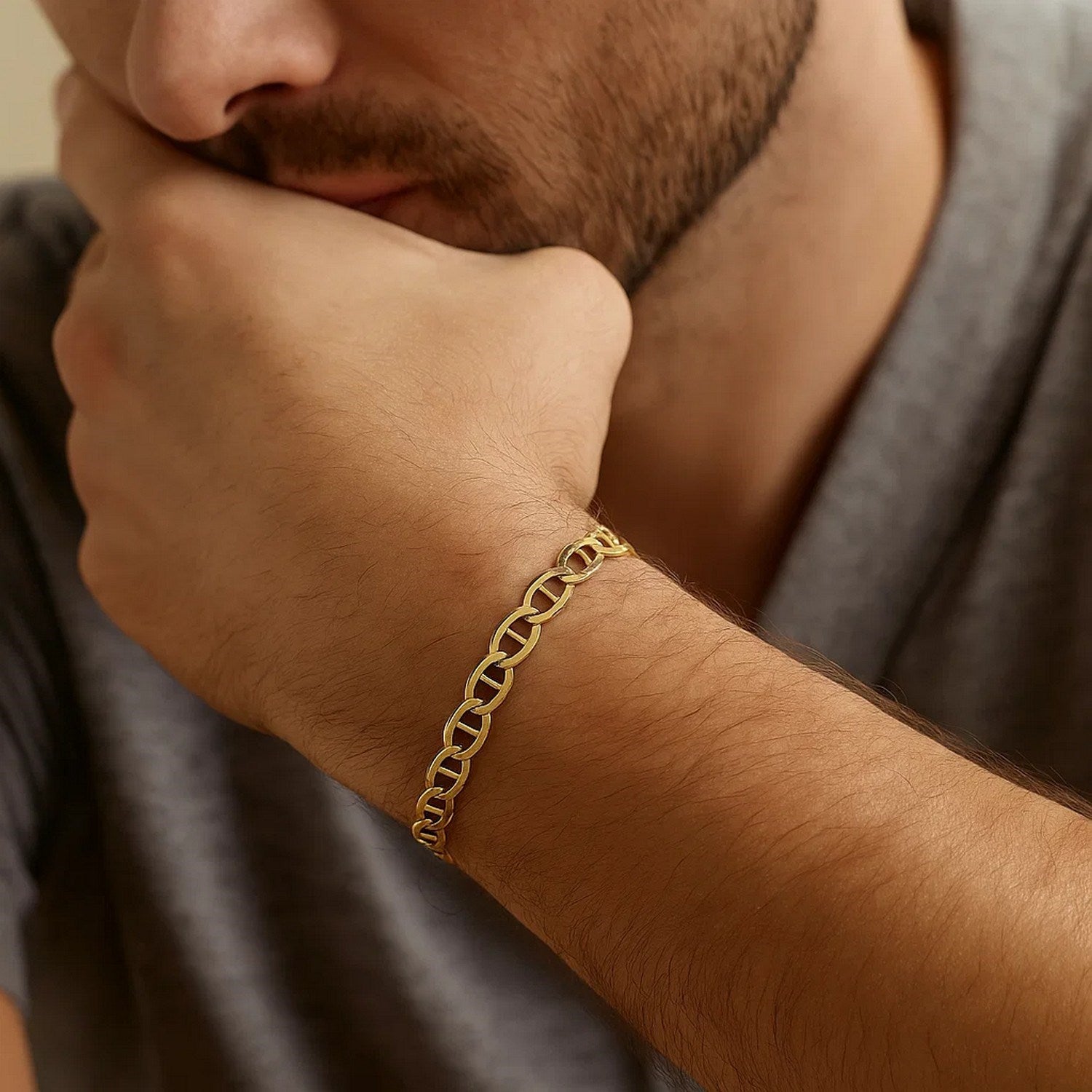 14k yellow gold mariner link bracelet, classic design with elegant interlocking links, perfect for luxury styling.