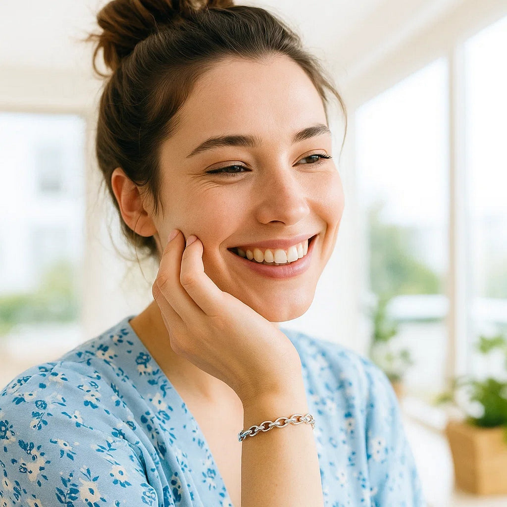 14k white gold oval rolo bracelet featuring a classic design with elegant links, perfect for luxurious everyday wear.