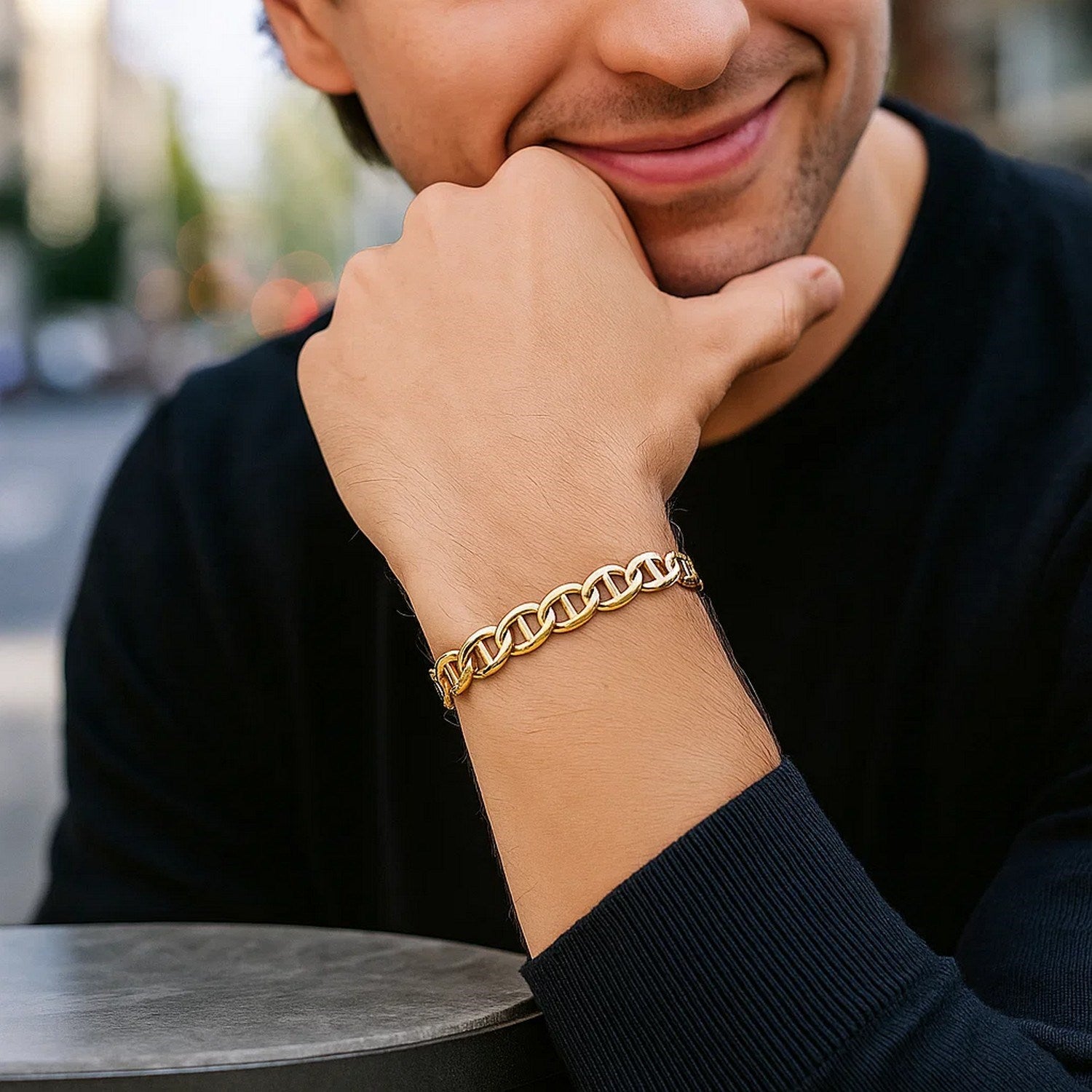 14k yellow gold mariner link bracelet, modern design with elegant interlocking links, perfect for luxury styling.