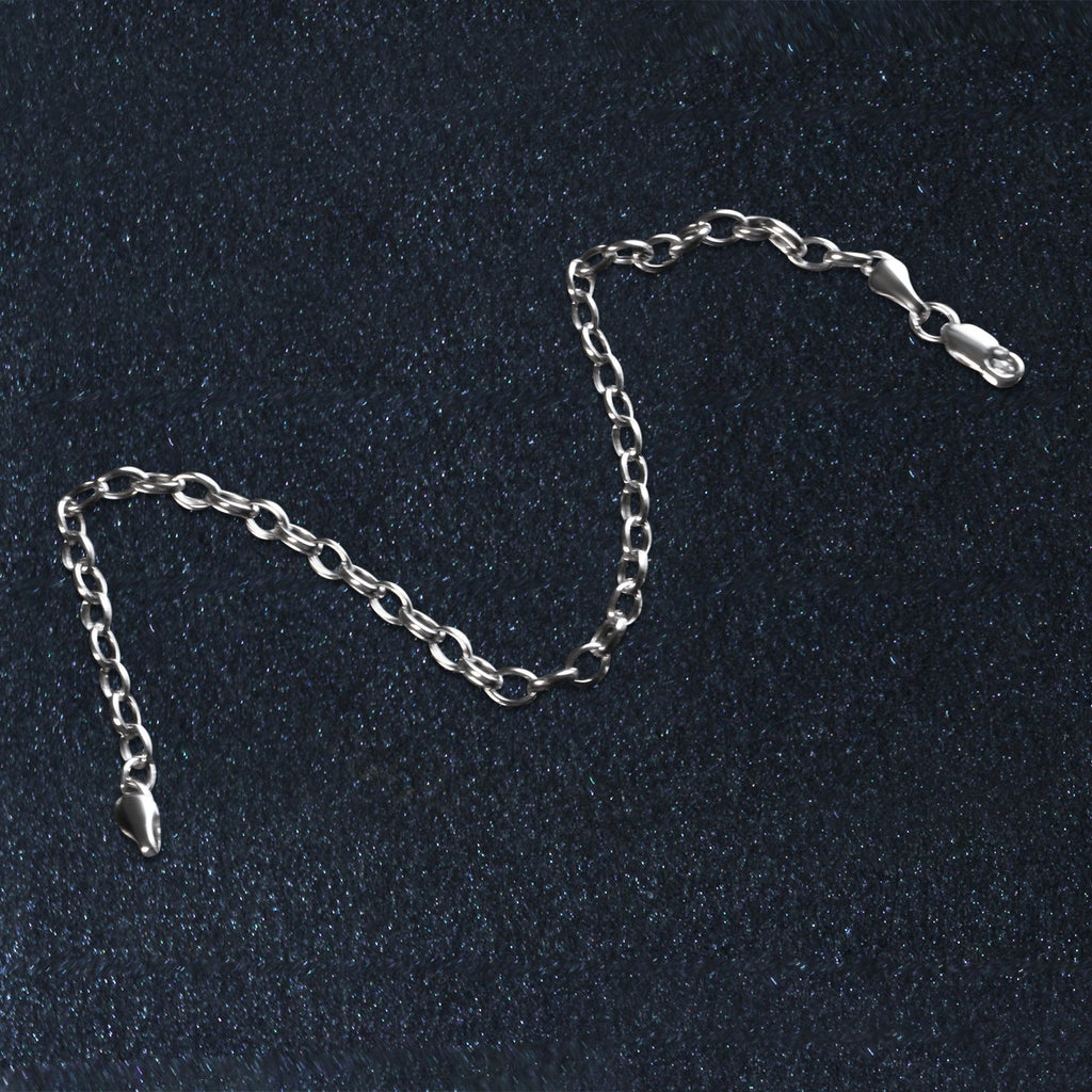 14k white gold oval rolo bracelet featuring modern link design, perfect for elegant layering or standalone wear.