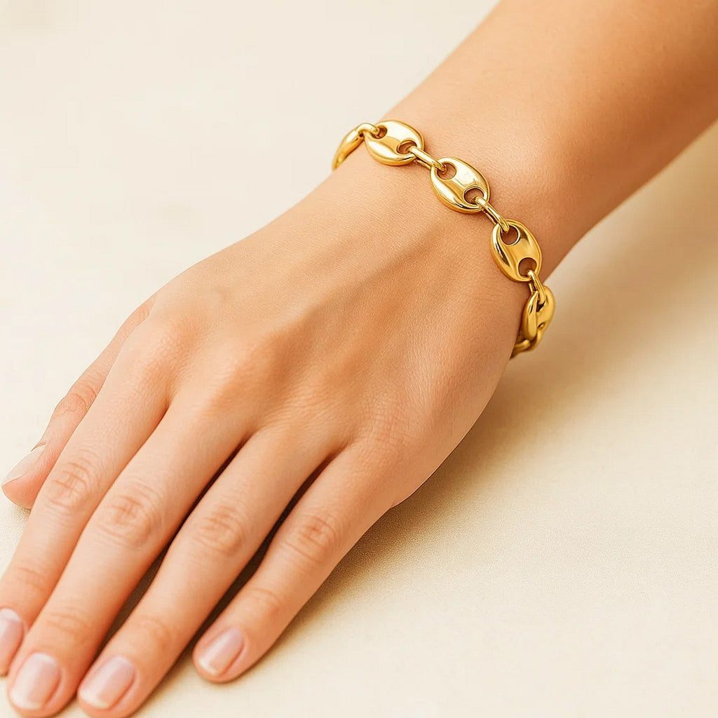 14k yellow gold high polish lite puffed mariner link bracelet, modern design with elegant, fluid links.