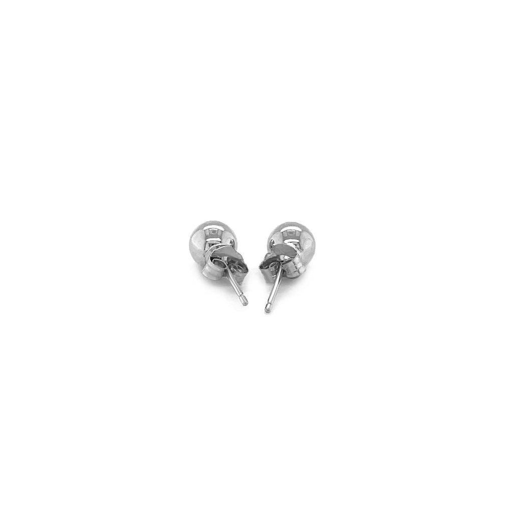 14k white gold classic round stud earrings, 5.0 mm, showcasing modern elegance and timeless sophistication.