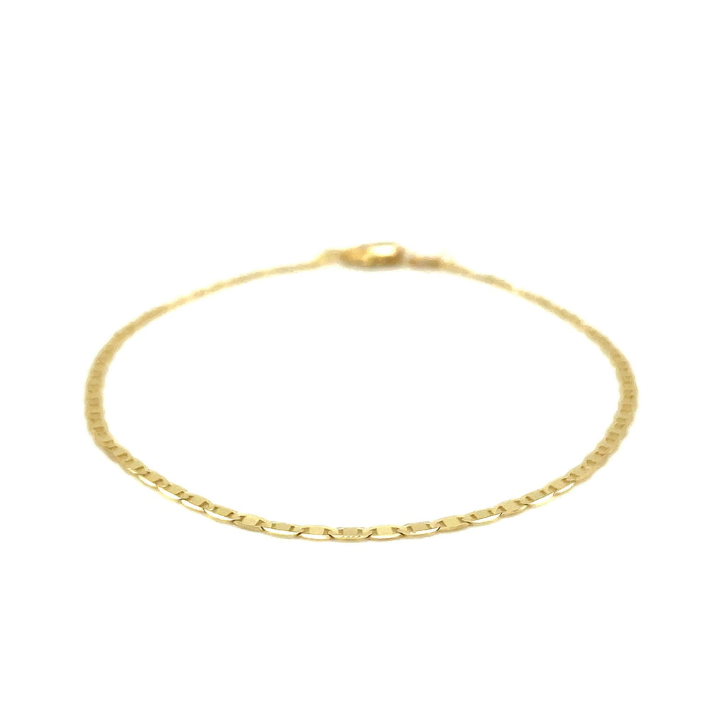 10k yellow gold mariner link anklet featuring a modern chain design, perfect for elegant everyday wear.