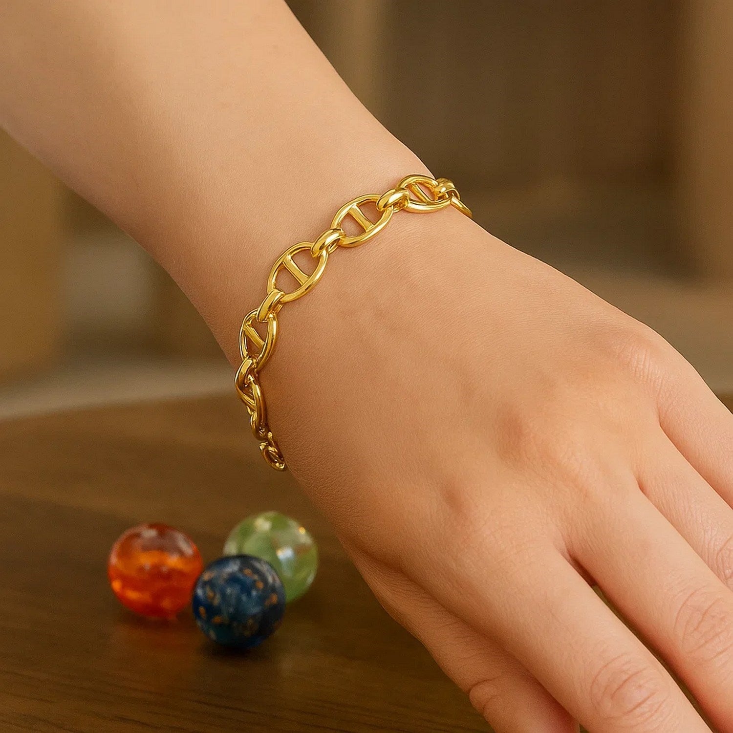 14k yellow gold high polish mariner link bracelet, elegant design with 8.80 mm links for a luxurious touch.