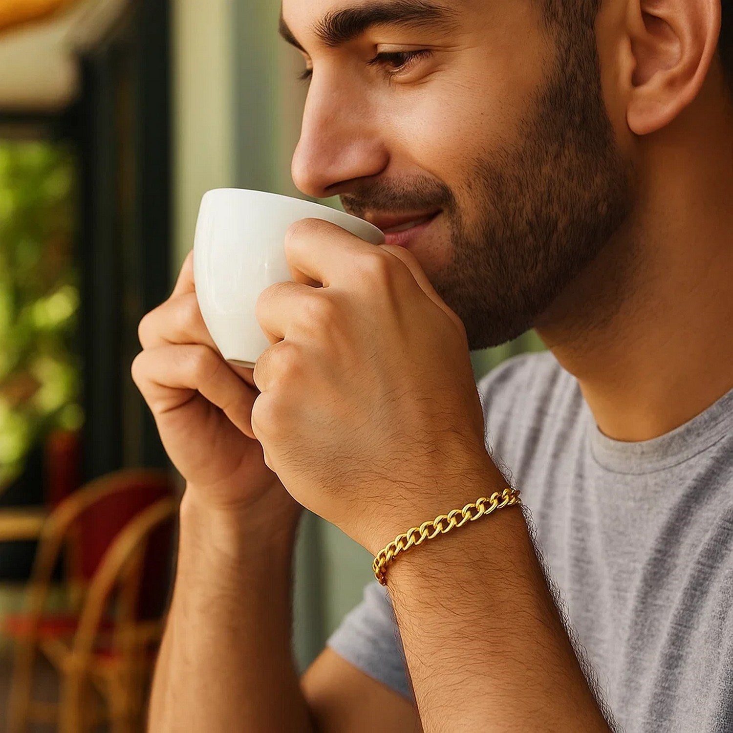 14k yellow gold modern lite curb bracelet featuring elegant link design, perfect for sophisticated luxury styling.