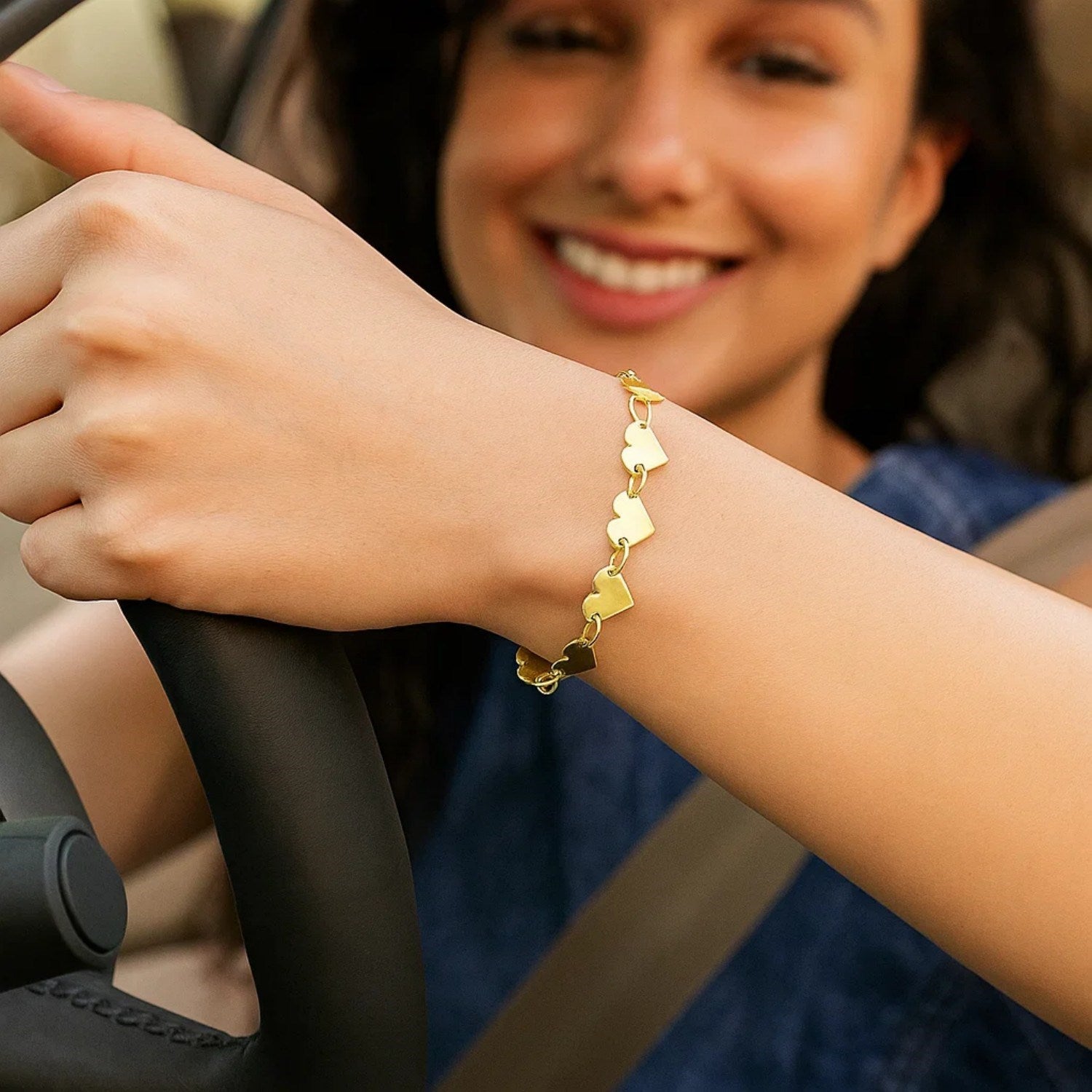 Elegant 10K yellow gold chain bracelet featuring a mirror heart design, perfect for luxurious everyday wear.