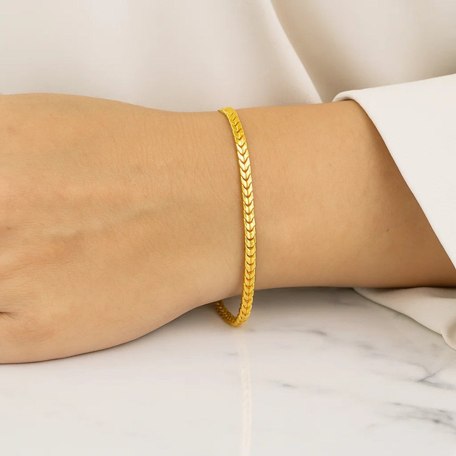 14k yellow gold solid diamond cut round Franco bracelet, elegant design, 2.70 mm width, perfect for luxury occasions.