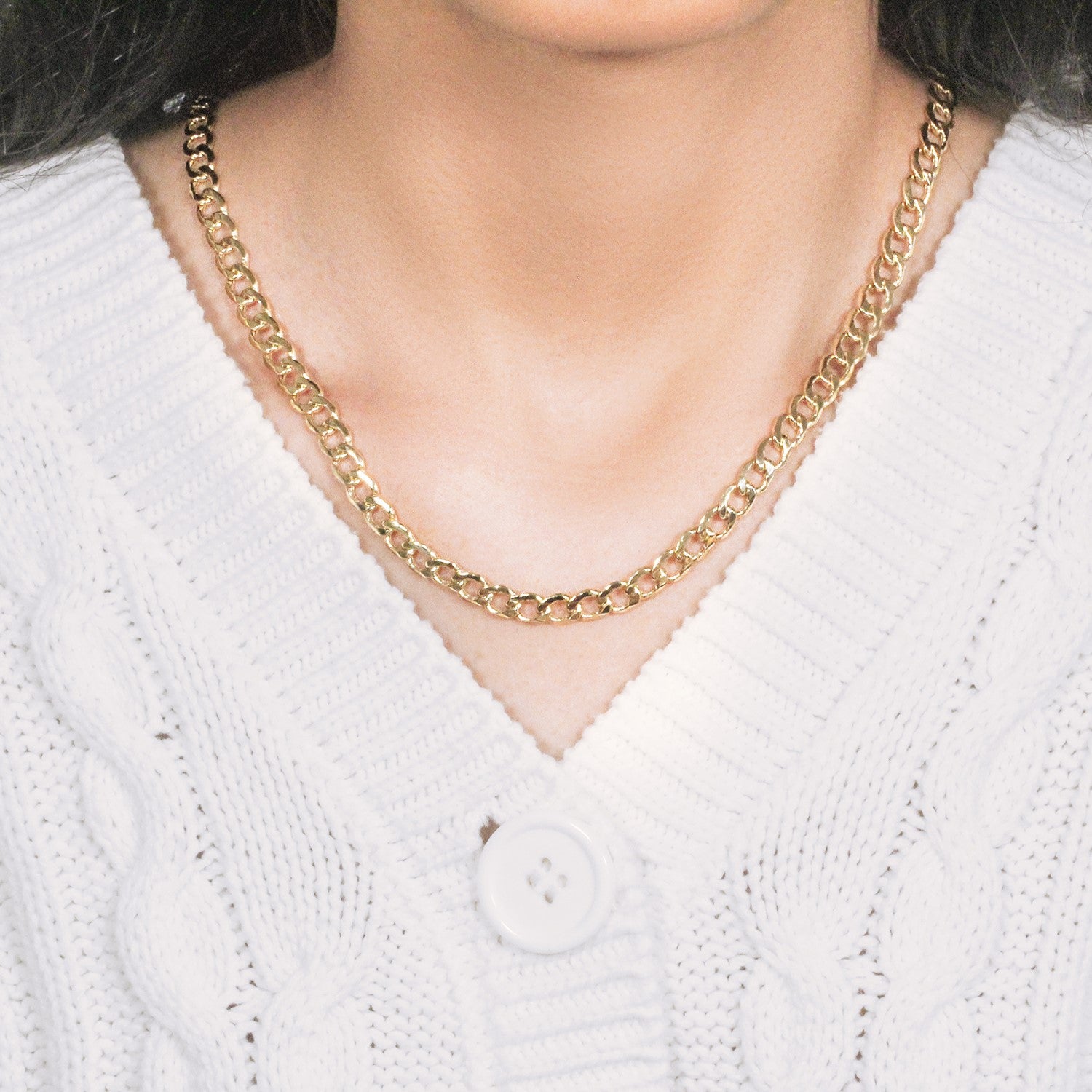 Elegant 10k yellow gold curb chain featuring 6.20 mm links, perfect for layering or as a statement piece.