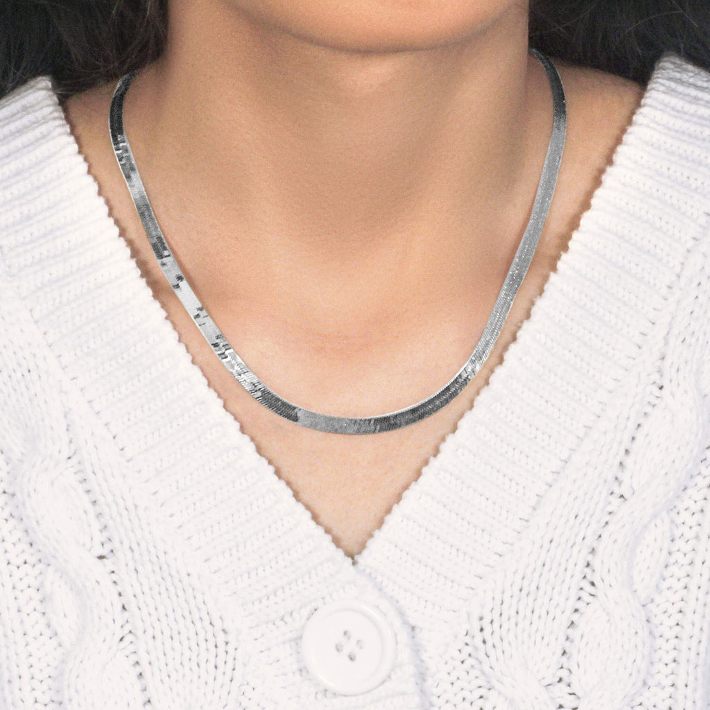14k white gold modern herringbone chain, 4.60 mm, showcasing a sleek, flexible design perfect for layering.