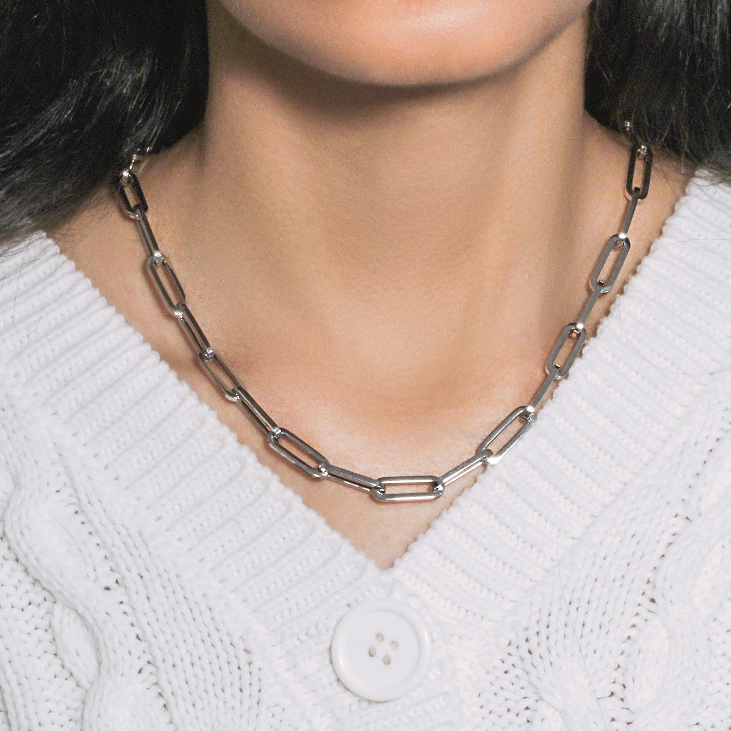 14K white gold wide paperclip chain, modern design with elegant round links, perfect for layering or standalone wear.
