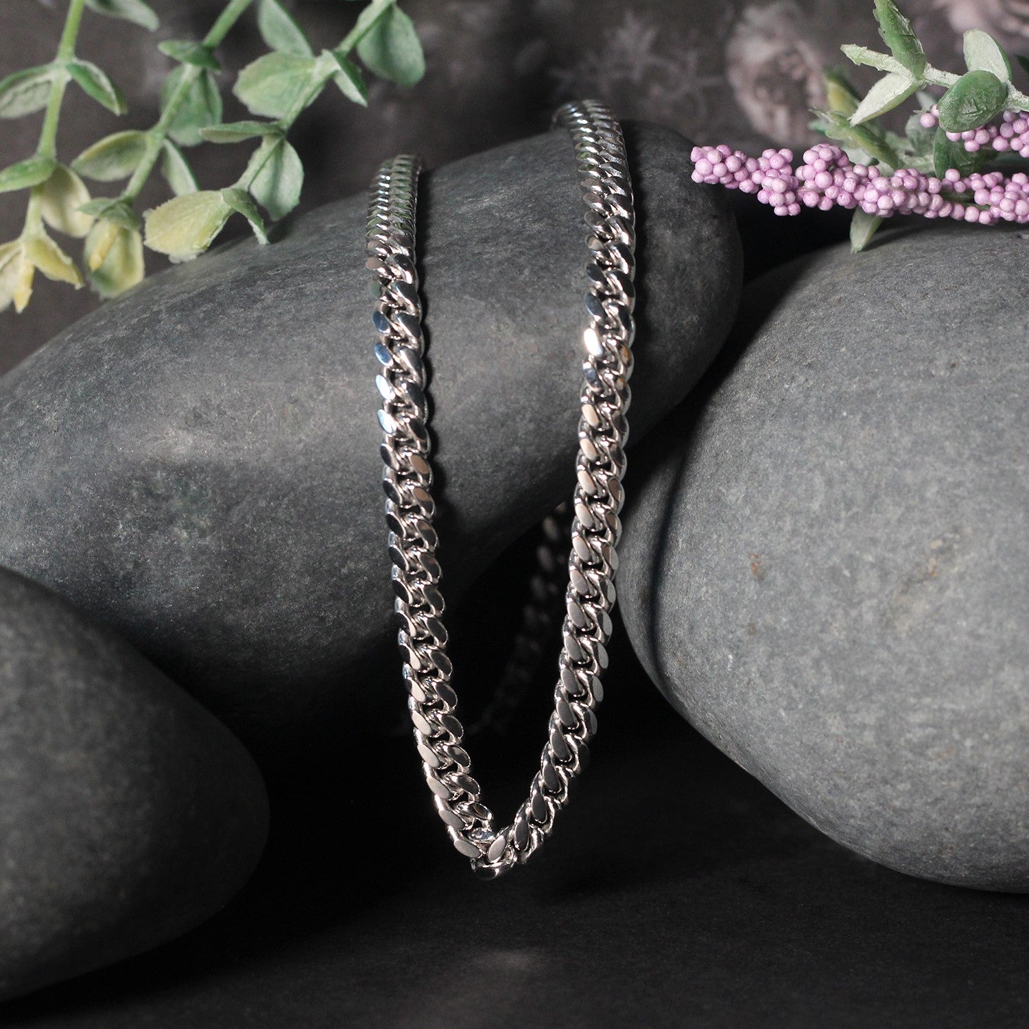 14k white gold classic Miami Cuban chain, 5.00 mm, featuring a sleek round design for timeless elegance.