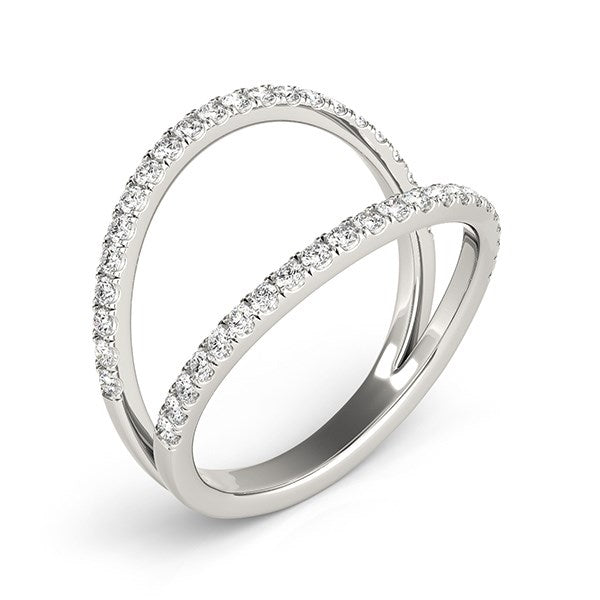 14k white gold diamond split band ring featuring contemporary design and 1/4 cttw sparkling diamonds.