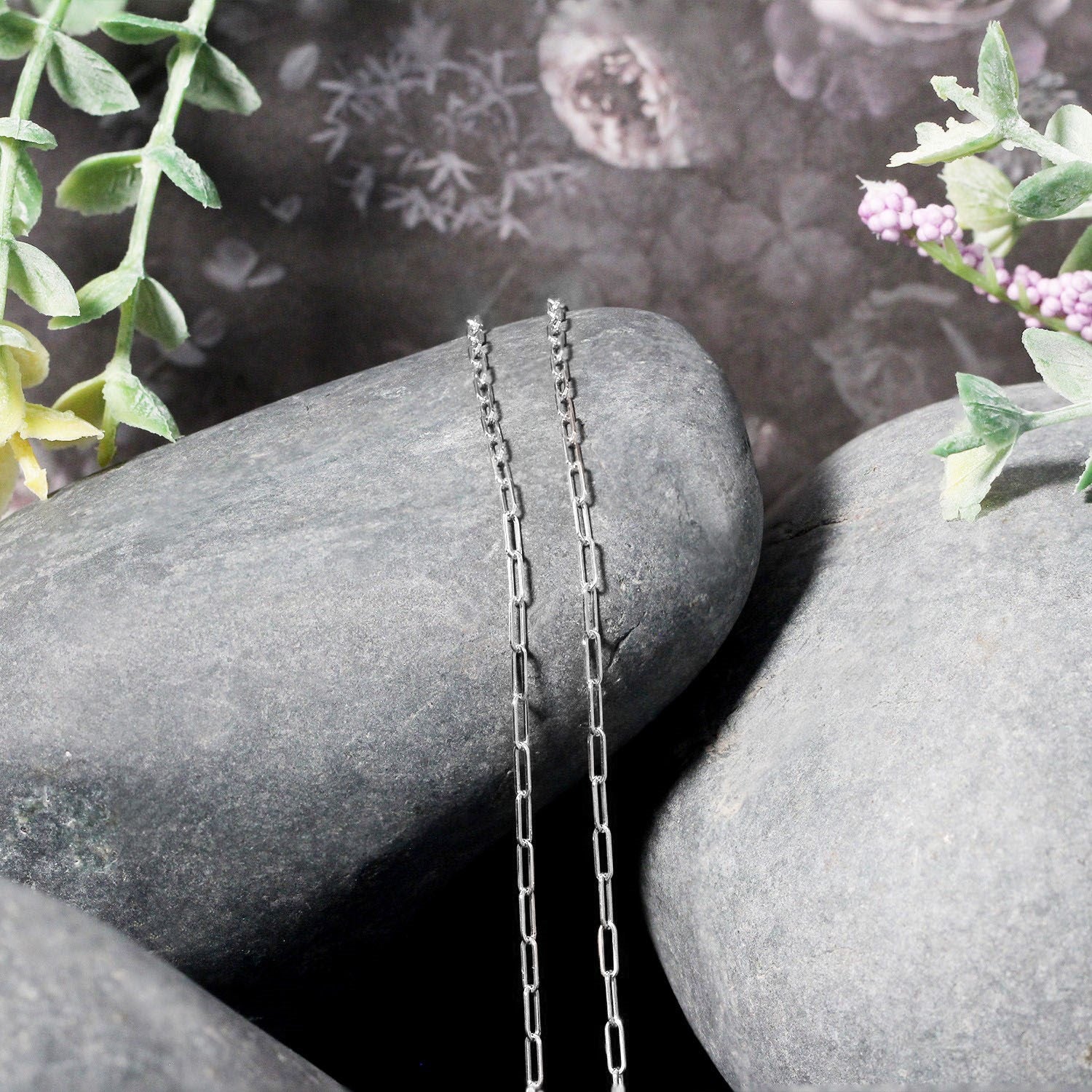 14k white gold adjustable paperclip chain featuring sleek links for a modern, elegant look. Perfect for layering.
