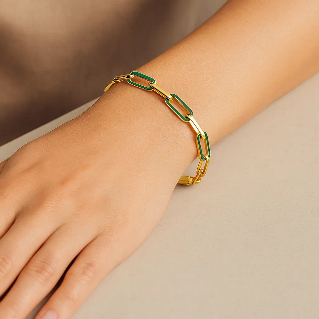 14k yellow gold malachite paperclip bracelet featuring modern link design, perfect for elegant layering or standalone wear.