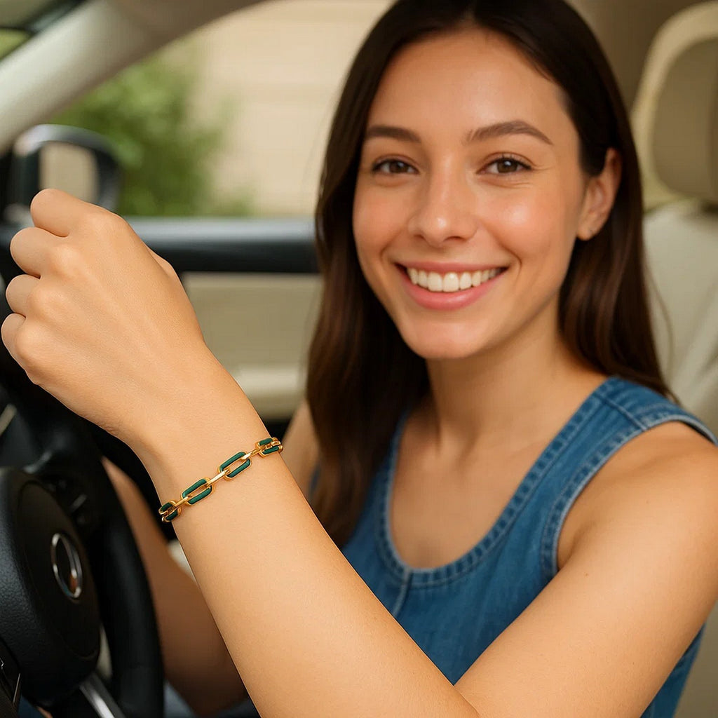14k yellow gold malachite paperclip bracelet featuring modern link design and exquisite gemstone accents.