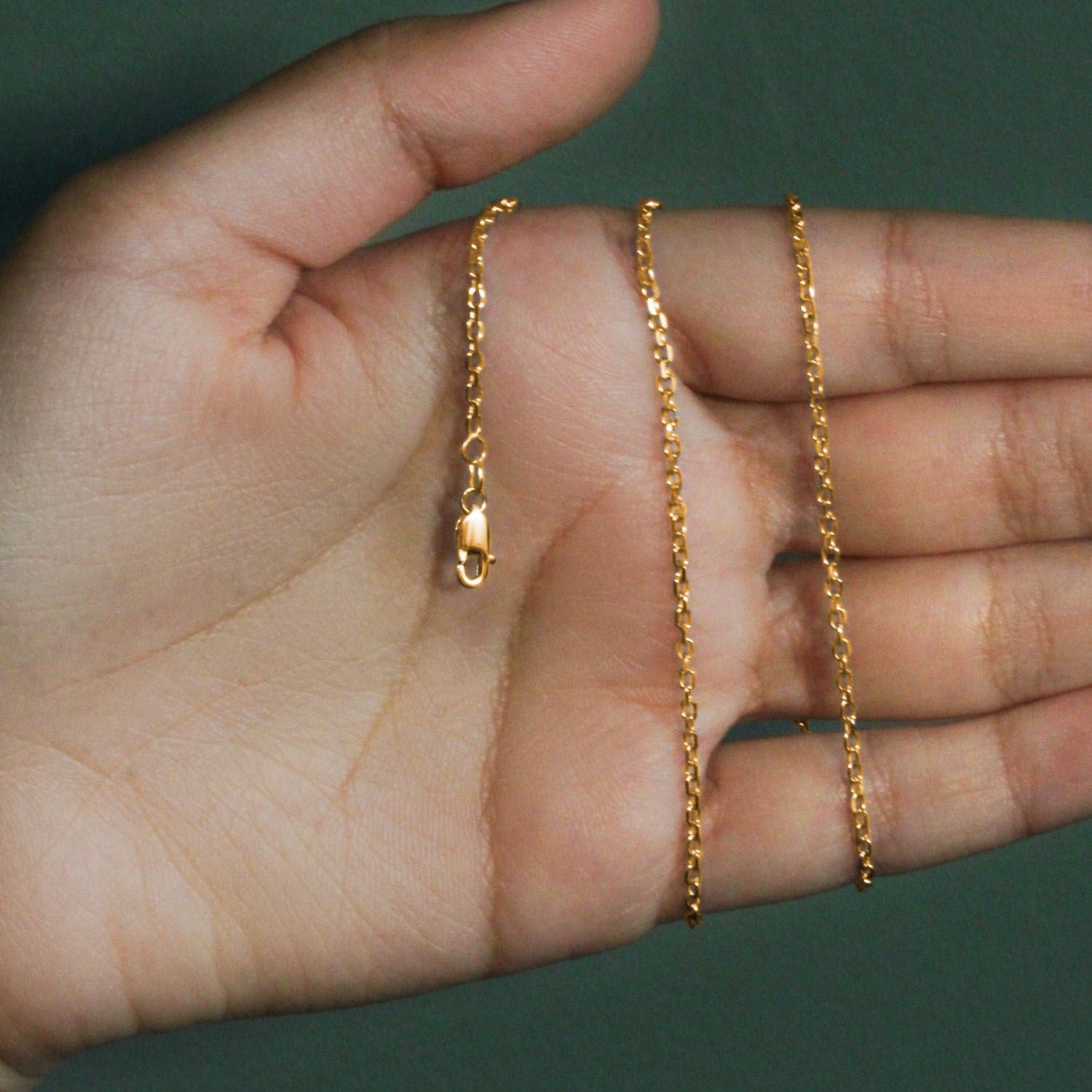 18k yellow gold diamond cut cable link chain, contemporary design, featuring elegant round links, 1.90 mm thickness.