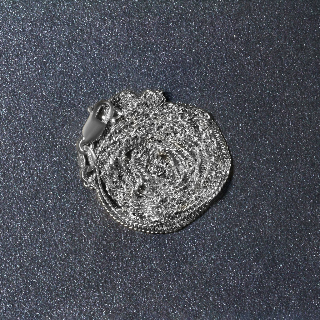 14k white gold Singapore chain, 1.80 mm, featuring a sleek contemporary design for timeless elegance.