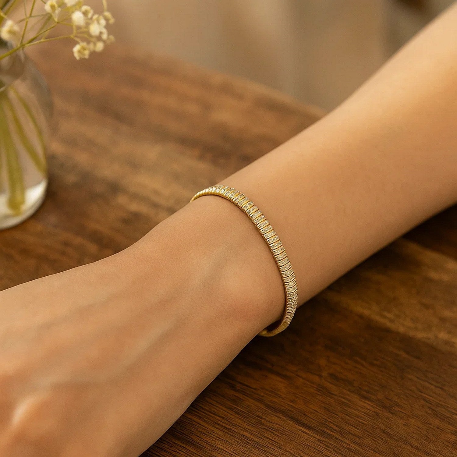 Elegant 14k yellow gold diamante flex bracelet featuring a refined chain design, perfect for sophisticated occasions.