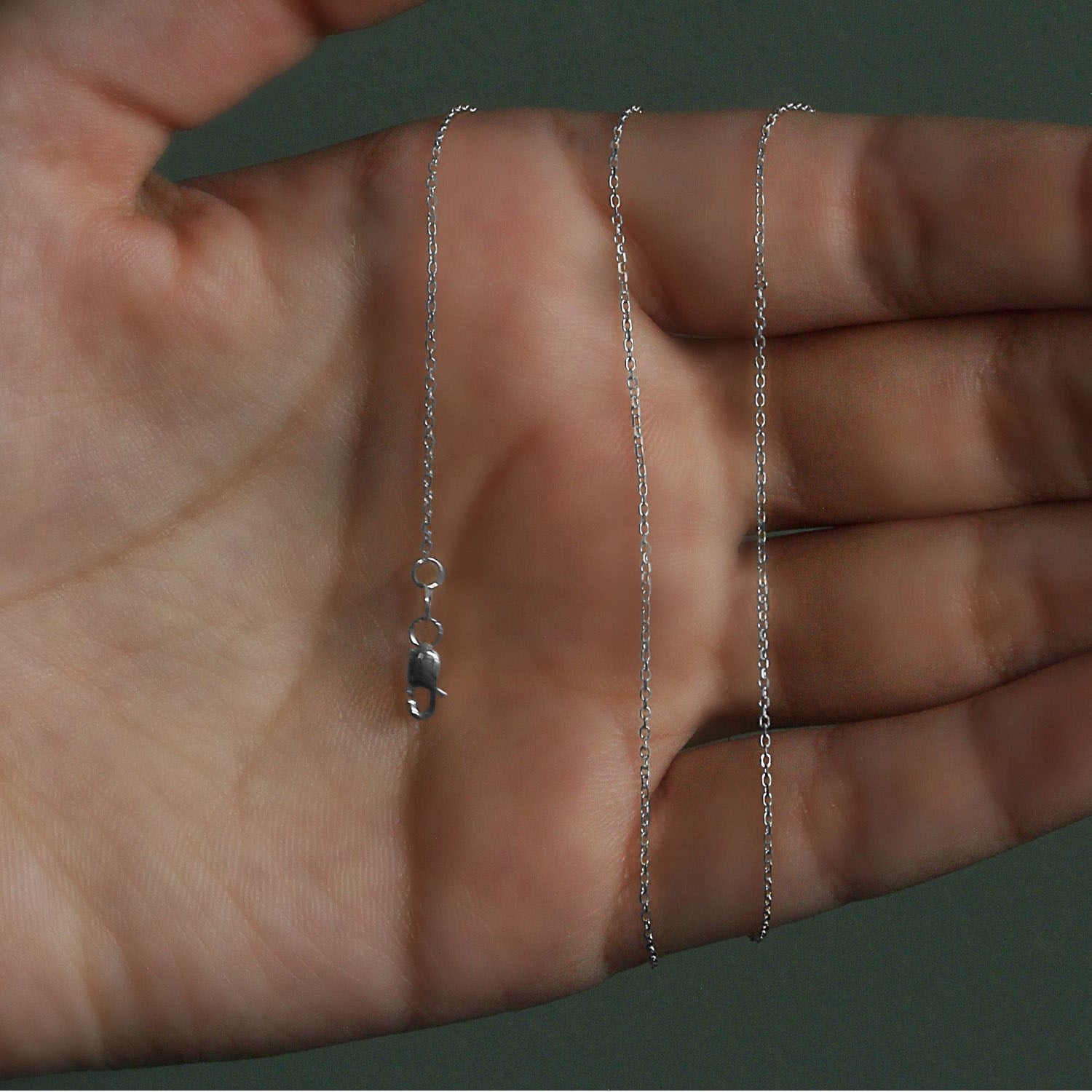 18k white gold diamond cut cable link chain, contemporary design, featuring elegant links and a luxurious finish.