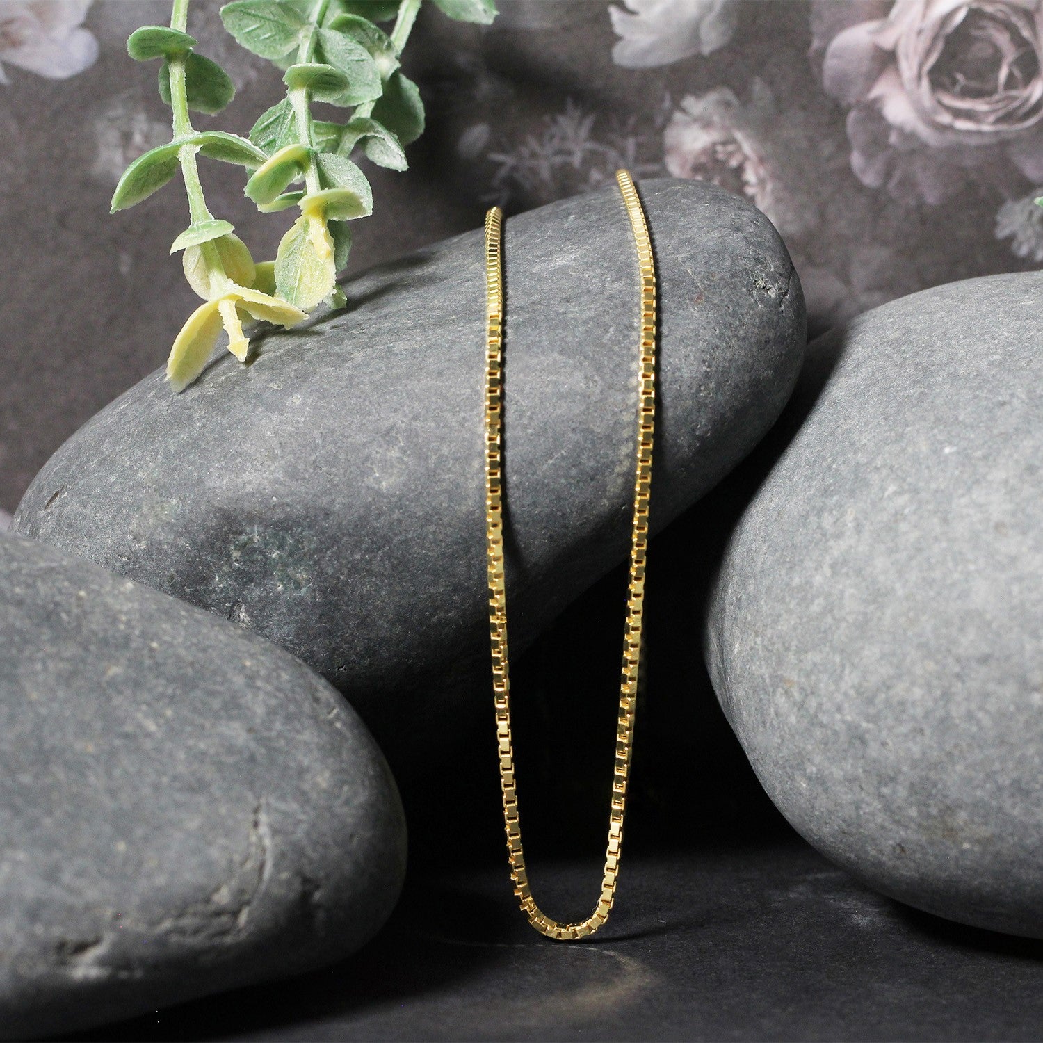14k yellow gold classic box chain, 1.40 mm, showcasing modern elegance and timeless luxury for any occasion.