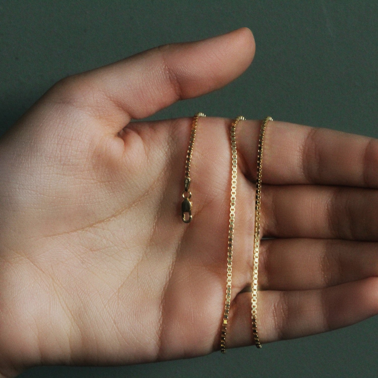 14k yellow gold classic box chain, 1.40 mm, modern design with sleek, elegant finish for timeless luxury.