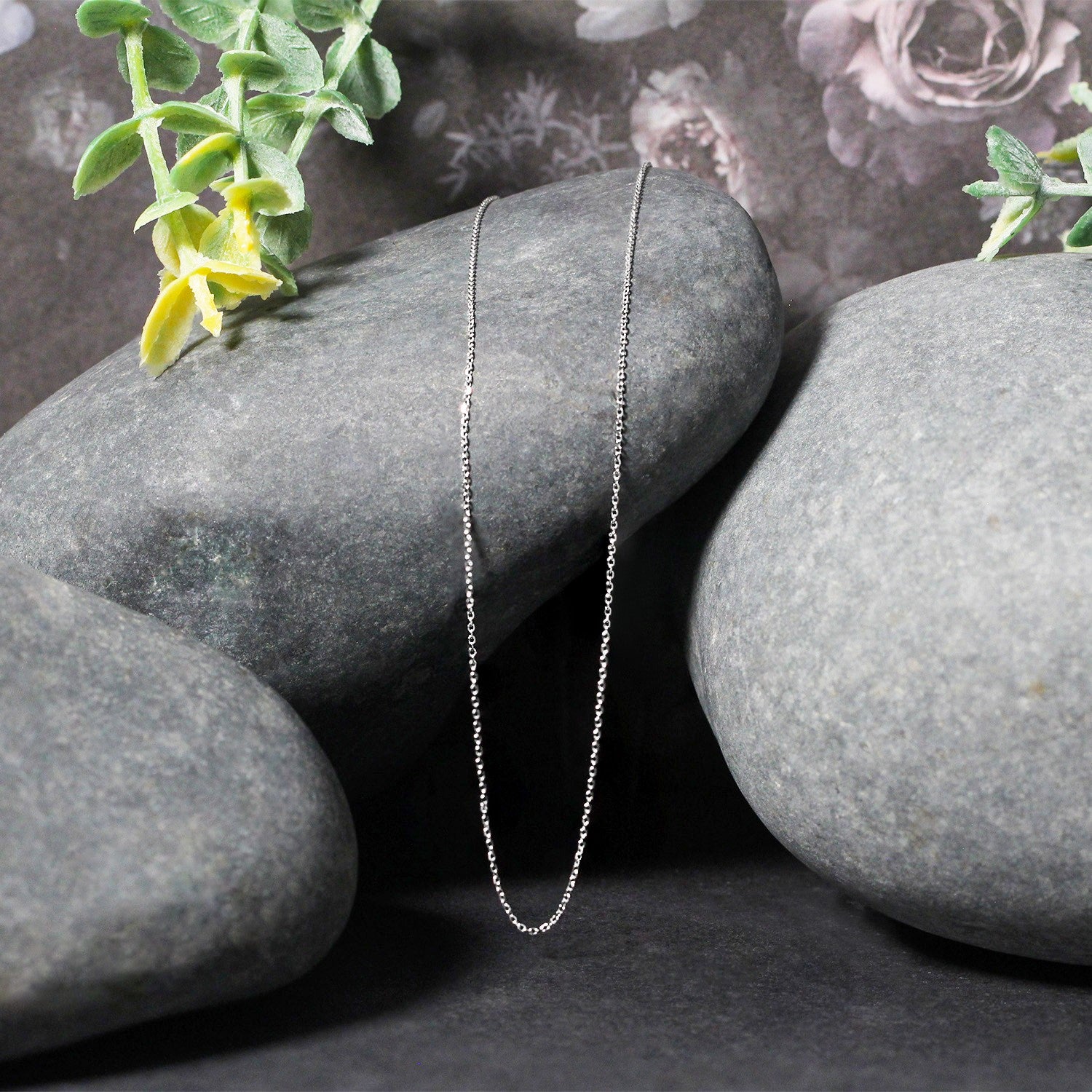 14k white gold diamond cut cable link chain featuring modern design and exquisite craftsmanship, perfect for layering.