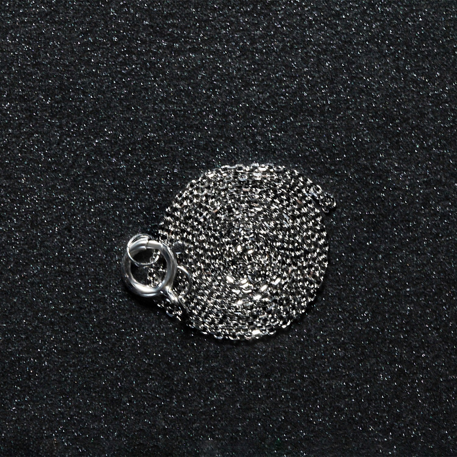 14k white gold diamond cut cable link chain, modern design, featuring elegant interlocking links and a luxurious finish.