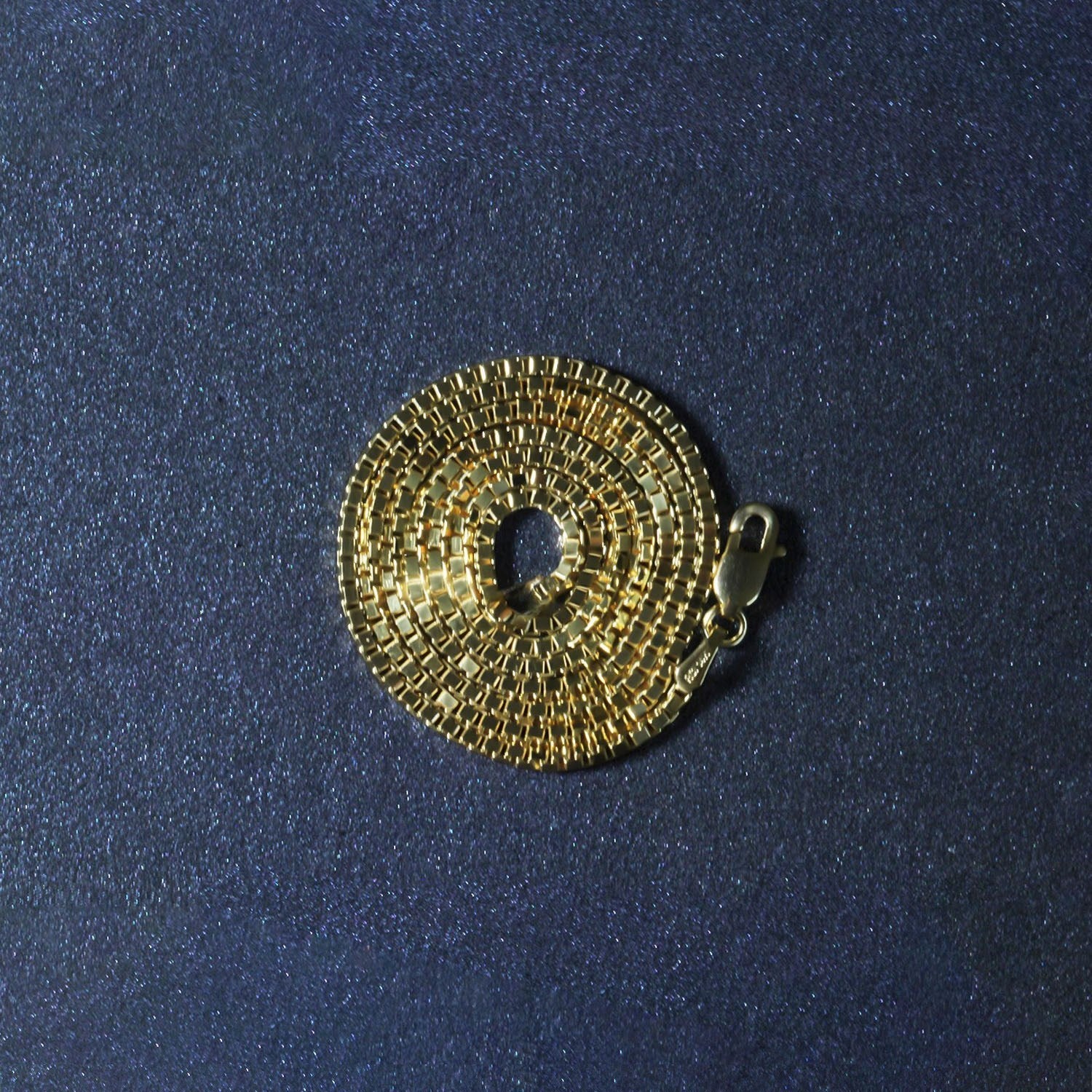 14k yellow gold classic box chain, 1.7 mm, showcasing timeless elegance and luxurious craftsmanship.