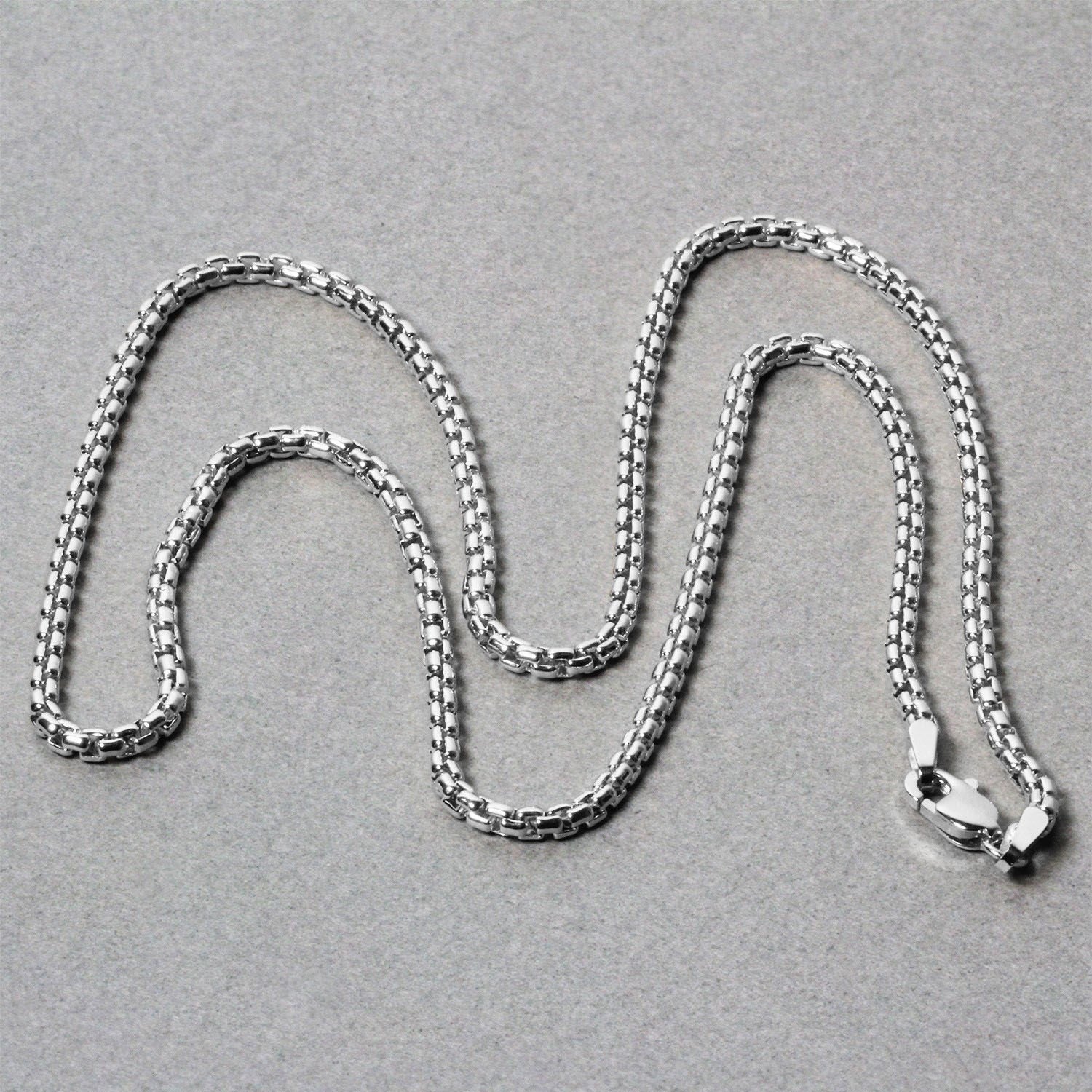 14k white gold solid round box chain, 2.5 mm, modern design with sleek, polished finish for elegant layering.
