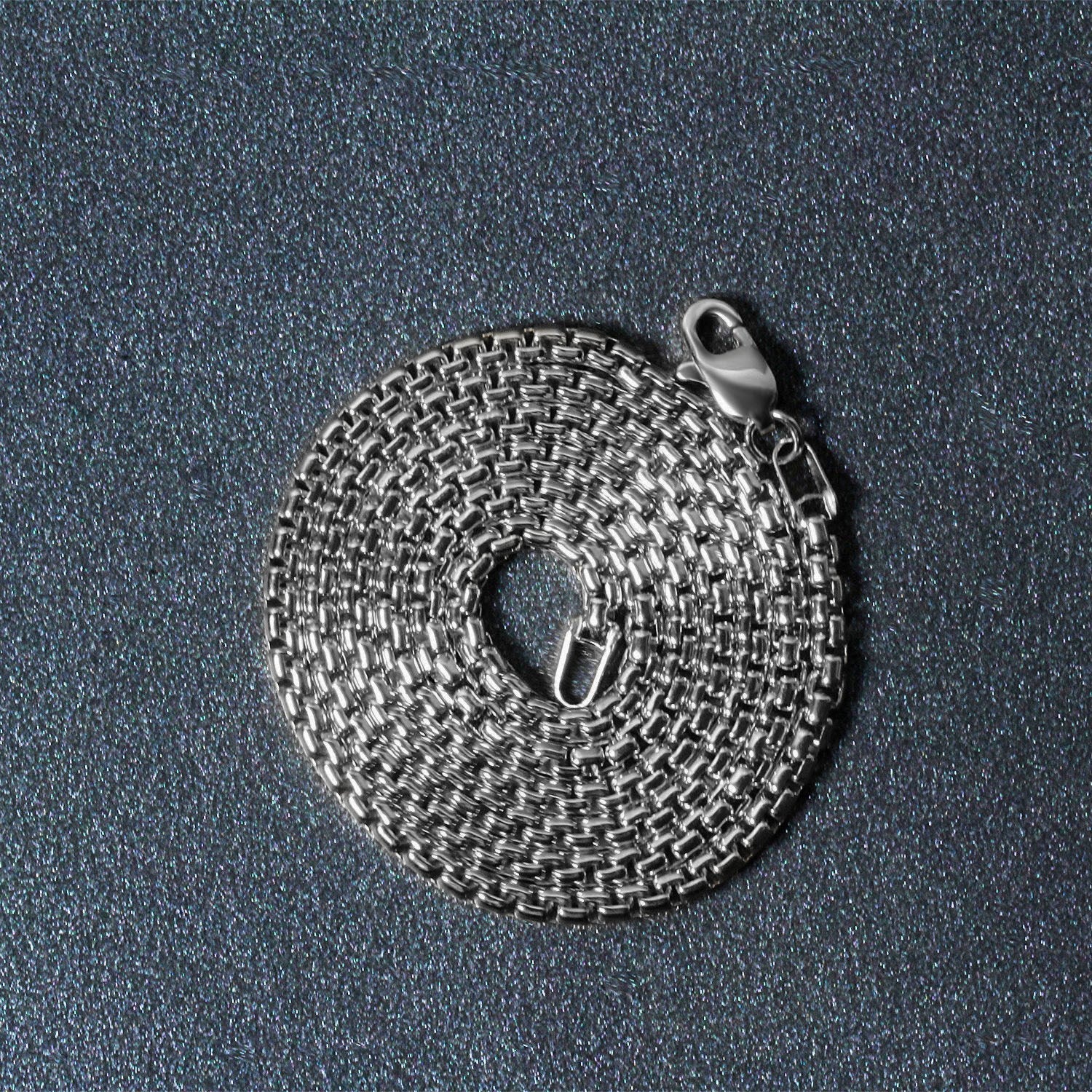 14k white gold solid round box chain, modern design, 2.5 mm width, perfect for layering or as a statement piece.