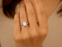 Кольцо с одиночным бриллиантом весом 2 карата