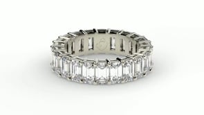 Anillo de eternidad con diamantes cultivados en laboratorio de talla esmeralda en oro blanco de 14 k (6 cts FG/VS2)